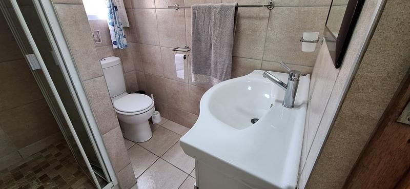 To Let 2 Bedroom Property for Rent in Fraaiuitsig Western Cape
